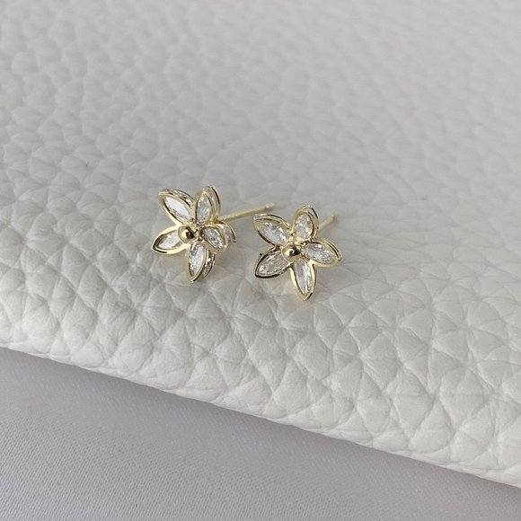 [14K Gold Plated] Flower Stud Earrings - Picture 4 of 9